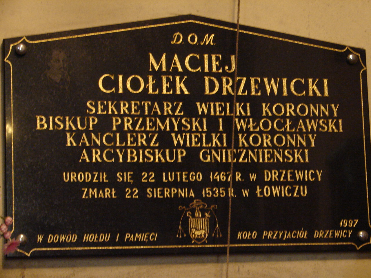 Tablica w kościele w Drzewicy