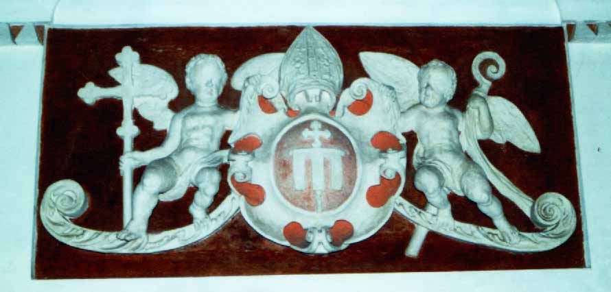 Herb Radwan abpa Jakuba Uchańskiego w łowickiej katedrze, Fot. Autor tekstu.