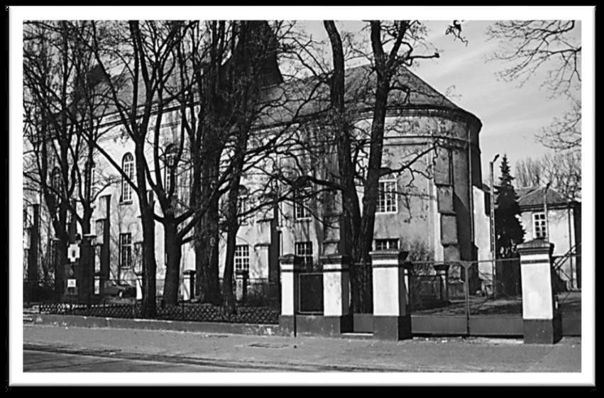 Dawny gotycki budynek kościoła klasztornego dominikanów pw. Świętej Trójcy przy ulicy Podrzecznej, Dziś Zespół Szkół Zawodowych