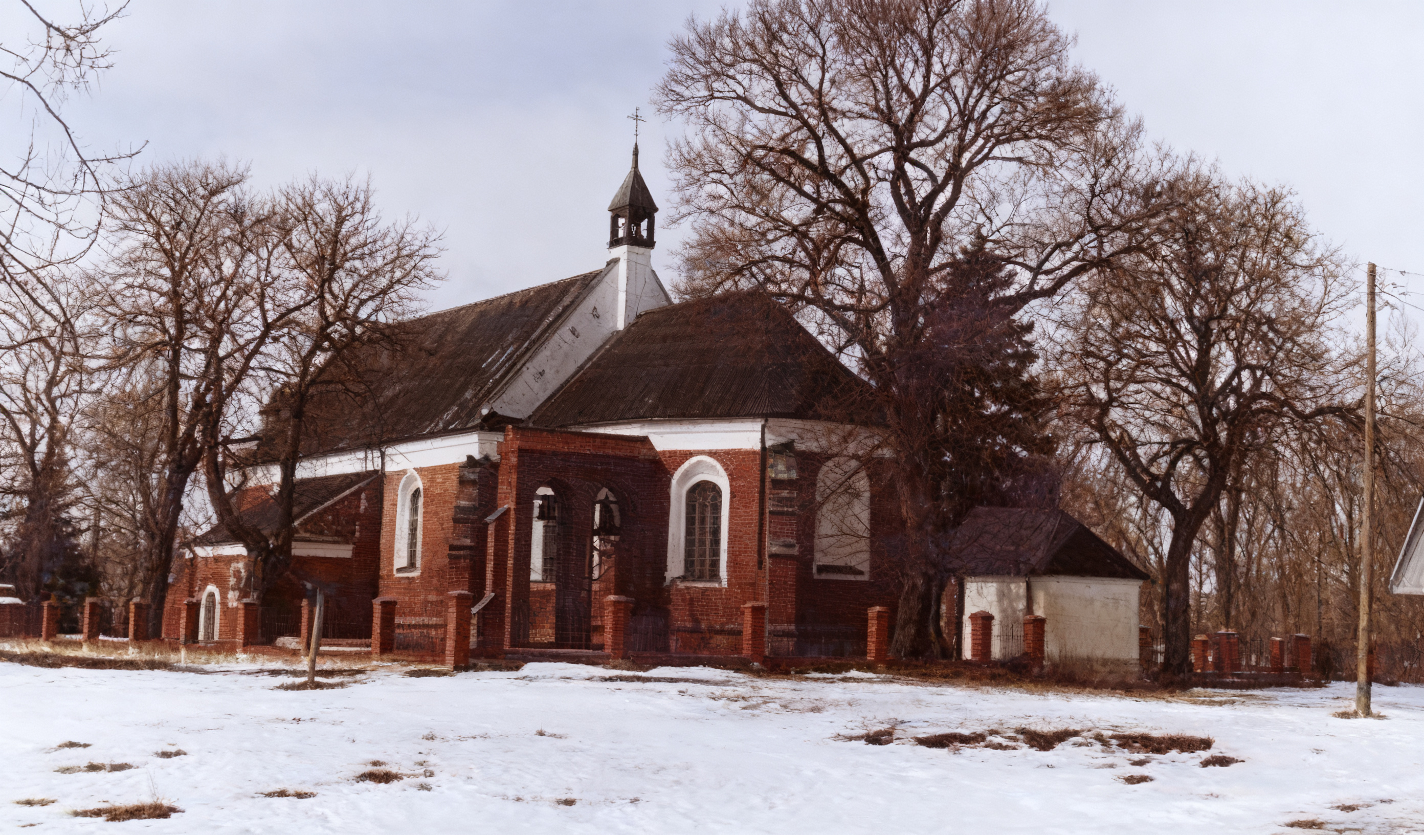 Kościół w Orłowie – widok, luty 2006 r. Foto autor tekstu