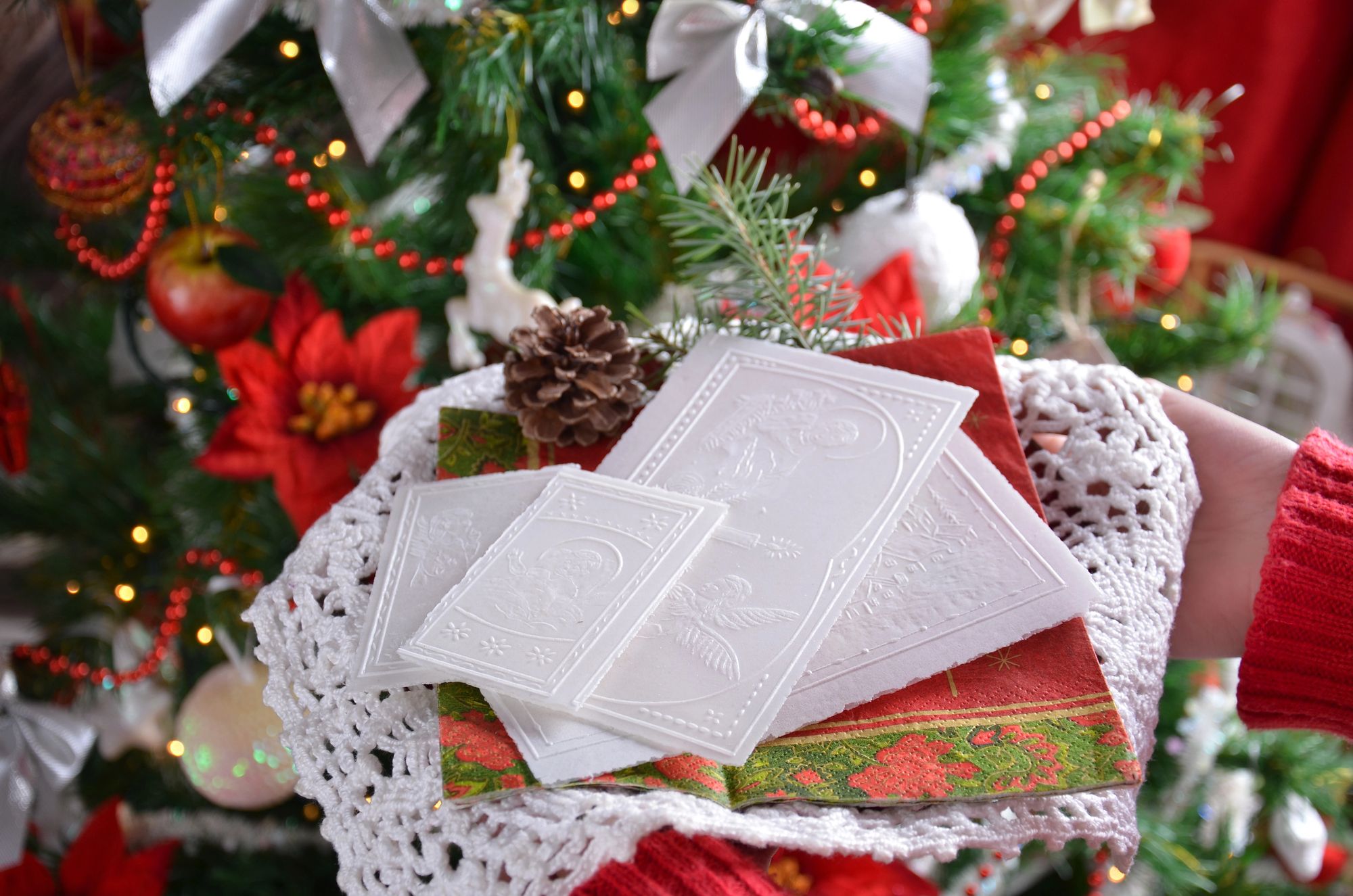 Opłatek na stole wigilinym